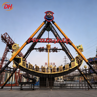 Manège à double usage « Thrill » : Bateau pirate oscillant, structure en acier sur mesure, pour parcs d'attractions extérieurs, destiné aux acheteurs mondiaux de parcs de divertissement