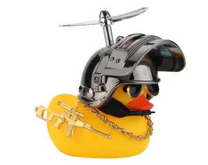 Sevimli lastik ördek oyuncak araba süsler sarı ördek araba Dashboard süslemeleri bisiklet Gadgets pervane ile kask (altın)