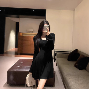 French Style V-neck Long Sleeve Knit Dress Women Natural Waist A-line Breathable Simple Design Shop Wear - Product Image 3