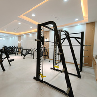 Machine Smith Commerciale Multifonctionnelle pour la Musculation – Équipement de Gym pour Club de Fitness et Salle de Sport à Domicile