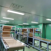Machine de fabrication de flacons de liquides tout-en-un entièrement automatique Ligne de production à grande vitesse pour le remplissage et le bouchage d'eau