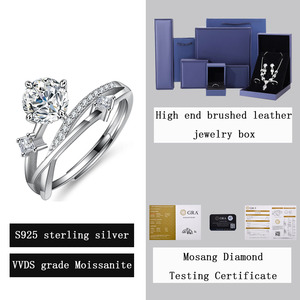 S925 Sterling Silver Star River Bague en diamant à quatre griffes avec 1.0ct VVS Moissanite Fashion Light Bague de mariage de luxe - Product Image 6