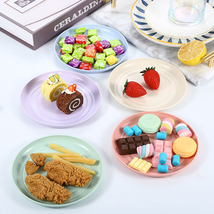 Petite assiette en paille de blé pour fruits et collations, plat rond coloré avec base - Product Image 4