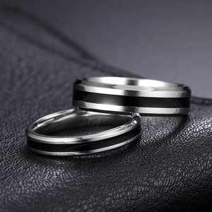 Nouvelle <span class=keywords><strong>Bague</strong></span> Ouverte en Acier Inoxydable Plaqué Argent, Motif Ligne Noire Émaillée, Haute Qualité, <span class=keywords><strong>Prix</strong></span> Bas, Bijoux de Couple - Product Image 1