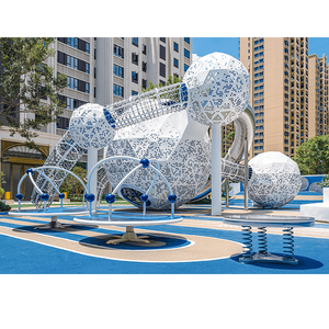 Structures de jeux d'extérieur personnalisées de qualité commerciale, de forme géométrique blanche, avec rondel et équipement d'escalade tunnel en filet - Product Image 1