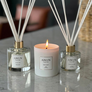 Ensemble cadeau diffuseur de parfum et bougie pilier en cire de soja de luxe, écologique, fabriqué à la machine, avec logo personnalisé AIKUN - Product Image 2