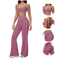 Ensemble de yoga 2 pièces contrastant pour femme : haut à double bretelle et legging de fitness taille haute à jambe large en nylon et élasthanne à enfiler