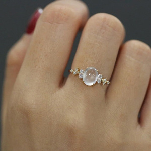 Anello Geometrico Stile Pietra Lunare, Design Vintage per Donne - Product Image 3