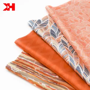 Thiệu Hưng Sản Xuất Đáng Tin Cậy Chất Lượng In Lụa Giá Rẻ Polyester Satin Vải Cho Trang Phục