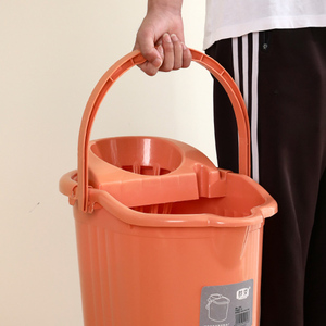 <span class=keywords><strong>Cubo</strong></span> <span class=keywords><strong>de</strong></span> Plástico PP Multiusos Resistente <span class=keywords><strong>de</strong></span> 15L, Pequeño y Ligero, para Limpieza <span class=keywords><strong>de</strong></span> Pisos, con Asa y Sistema <span class=keywords><strong>de</strong></span> Escurrido - Product Image 5