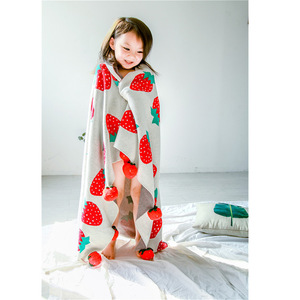 Couverture tricotée avec <span class=keywords><strong>pompon</strong></span> 100% coton pour bébé nouveau-né ins nordique fraise - Product Image 2