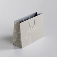 Sac d'emballage de luxe en papier avec logo personnalisé Sac en papier Sac cadeau de remerciement Sac en papier Sac en papier avec poignée