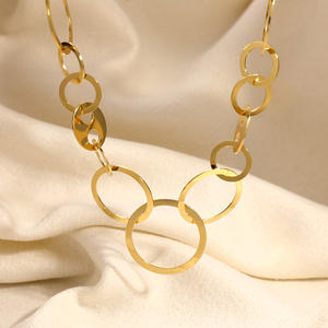 Collar de Círculos Entrelazados de Acero Inoxidable, Chapado en Oro de 18K, Diseño Geométrico, Joyería de Moda para Uso Diario - Product Image 4