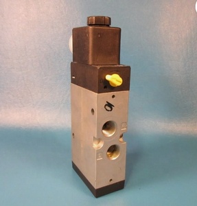 Vannes hydrauliques à solénoïde AVENTICS 577-608-0220 à 5 ports et 2 positions - Product Image 2