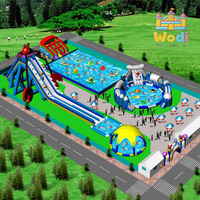 Parc aquatique gonflable géant sécurisé haute résistance pour les entreprises frontalières en bord de mer