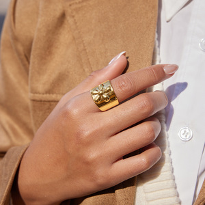 Floral <b>Ring</b> <b>Titanium</b> Steel Gold Plated Women's Fashion Jewelry Gift - Product Image 2