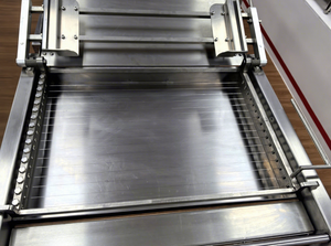 Máquina de Glaseado de Donuts de Acero Inoxidable 304 de Alto Rendimiento, 12-20 piezas/lote, Máquina Automática para Cubrir con Chocolate - Product Image 4