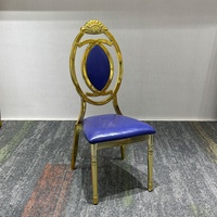 Chaises de banquet élégantes en métal doré avec dossier ovale et revêtement en cuir bleu pour hôtels, mariages, événements et location commerciale