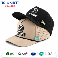 Casquettes de golf durables personnalisées X&K avec porte-tee de poche, patch en PVC structuré, snapback perforé, casquettes vintage magnétiques A-Frame