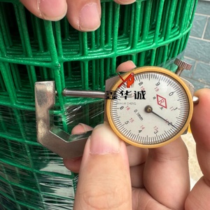 Mạ kẽm hoặc PVC tráng Aviary lưới đen gà Coop lưới Hàn dây lưới CuộN - Product Image 5