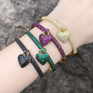 <strong>Gelang</strong> Jantung Elegant Gold Color Heart Pendant <strong>Bangle</strong> Jewelry Romantic Wedding Gift Wholesale Crystal Zircon Bracelets - Product Image 1