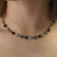 Ensemble de bijoux tendance et délicat en zircon multicolore, plaqué or, motif trèfle à quatre feuilles, design de mode de luxe léger, vente en gros