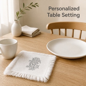 Serviette en coton carrée personnalisée avec monogramme brodé et bordure à franges pour la décoration de table - Product Image 6