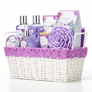 Vente en gros à prix d'usine panier personnalisé parfumé à la lavande violette Ensemble de <span class=keywords><strong>bain</strong></span> gel douche lotion pour le corps pour spa à domicile OEM & ODM - Product Image 6