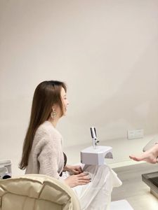 2024 nouvelle tendance pédicure sèche-<span class=keywords><strong>linge</strong></span> lumière Rechargeable <span class=keywords><strong>pied</strong></span> debout lampe UV réglable - Product Image 6