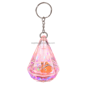 Llavero con colgante de cereza exquisita de la mejor venta, decoración para bolso de mano de entrenador, bolso de hombro, llavero de alta calidad, accesorio para bolsos - Product Image 4