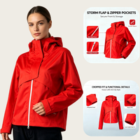 Veste décontractée rouge à capuche courte pour femme, 100 % polyester, poignets à boutons-pression, coupe courte et nette, couleur unie vive, approvisionnement direct usine disponible, OEM