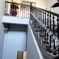 Rampe d'escalier moderne minimaliste en cristal noir et blanc, adaptée aux villas et appartements intérieurs, personnalisable