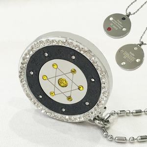 Nouveau collier pendentif en cristal de style japonais, coloré, science quantique avec charme d'énergie positive - Product Image 2
