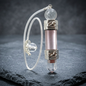 Compra un Péndulo de Cuarzo Cristalino de 3 Piezas con Cadena |   Péndulo de Cuarzo Cristalino de 3 Piezas con Cadena en Venta, Péndulo de Cuarzo Cristalino AI - Product Image 4