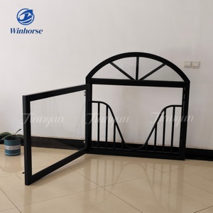 持久的丙烯酸马仓窗，配有超强金属框架，可在现代马术马厩中实现更安全的通风 - Product Image 5