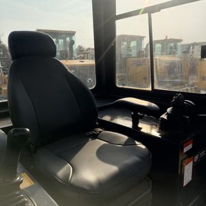 Bouteur sur chenilles Caterpillar D7G d'occasion, robuste, durable et économique, moteur Cummins, capacité de bouteurisation de 4 m, 315 kW - Product Image 6