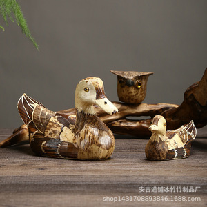 งานฝีมือพื้นบ้านรูปเป็ดแมนดาริน ทำจากไม้ไผ่สาน ตกแต่งบ้านสไตล์คลาสสิก ด้วยเปลือกไม้ไผ่ - Product Image 2
