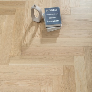 Parquet contrecollé en chêne blanc chevron, 3 couches, âme en bouleau, moderne, pour villa/entrepôt, compatible chauffage par le sol, système clic - Product Image 1
