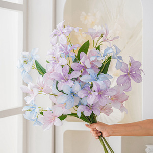 Bouquet de fleurs artificielles en soie orchidée flamme de Runye, fait main, pour décoration intérieure et accessoire de mariage - Product Image 1