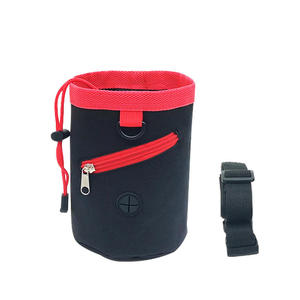 Sac de dressage professionnel pour chiens avec poches intégrées pour friandises et sac de rangement pour déjections canines - Product Image 1