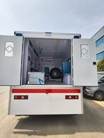 Camion ambulance routier lourd SHACMAN L300 42, cabine de soins intensifs à pression négative personnalisée, exportation internationale, utilisation en cas d'urgence