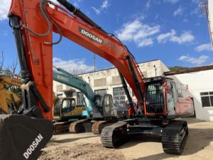 Excavatrices d'occasion Doosan DX340LCA, 30 tonnes, 34 tonnes, DX300, DX225LCA, DX225, grandes excavatrices lourdes à vendre, avec accessoire tarière - Product Image 3