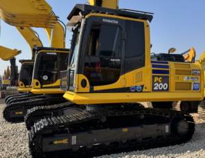 Vente flash : Excavatrice sur chenilles Komatsu PC200 160 210 d'occasion, de fabrication japonaise, robuste, 20 tonnes, équipement d'occasion, pelle massive, EPA CE - Product Image 4