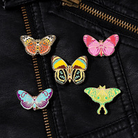 Broche en émail souple personnalisée, motif papillon ailé floral de dessin animé, en métal, style artisanal, mignonne, pour cadeau, badges de revers