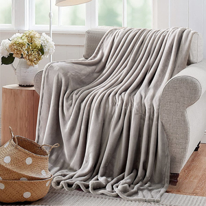 Manta de Franela Ultra Suave y Lujosa, Manta de Felpa Cálida y Acogedora para Cama o Sofá, Manta Personalizada con Logotipo para Regalo - Product Image 3
