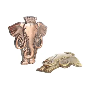Сделанная на заказ Роскошная этикетка стикер слон в форме животного тисненый логотип цинковый сплав 3D металлическая наклейка на бутылку вина