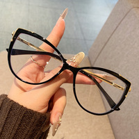 Lunettes tendance haute définition 8809 pour femmes, lunettes anti-lumière bleue, spécialisées pour les lunettes de lecture pour personnes d'âge moyen et âgées