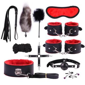 Conjunto de Accesorios de Bondage de Cuero para Adultos, Kit de BDSM para Hombre y Mujer, Látigos y Traje Negro, Juego de Once Piezas para Uso Adulto - Product Image 1