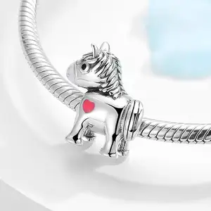 Echt 925 sterling silber Entzückende Pferd Fohlen mit Emaille Herz form feinen perlen Charms für Armbänder Mode schmuck Großhandel