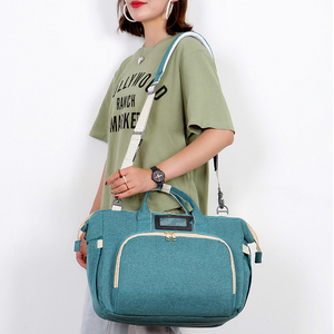 <span class=keywords><strong>Sac</strong></span> <span class=keywords><strong>à</strong></span> langer de voyage personnalisé grand format avec <span class=keywords><strong>bandoulière</strong></span> inclinable, accès USB, en polyester, pour maman et papa - Product Image 5